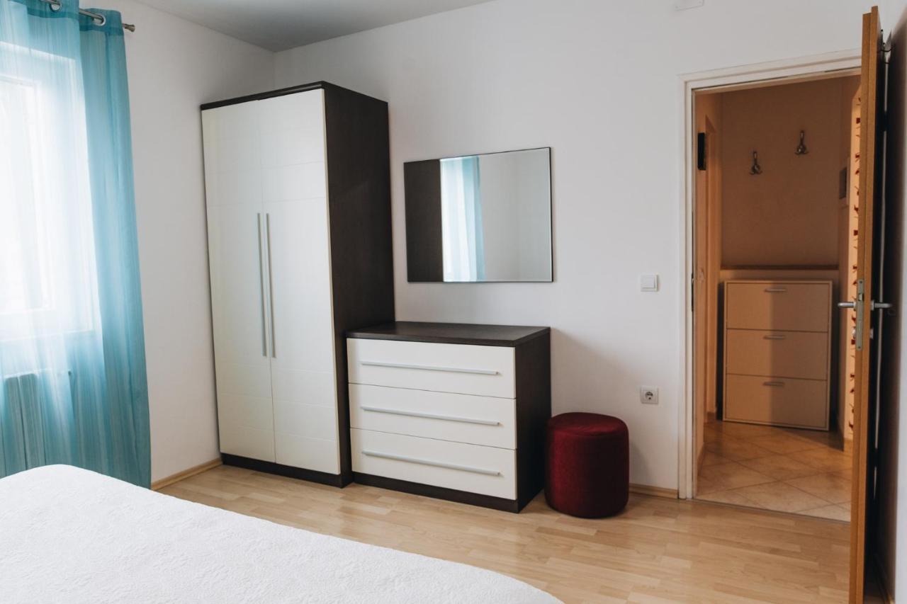 Stay In The Heart Of Porec - 50M To The Beach Bagian luar foto
