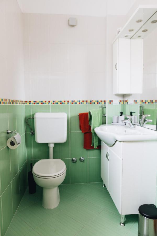 Stay In The Heart Of Porec - 50M To The Beach Bagian luar foto