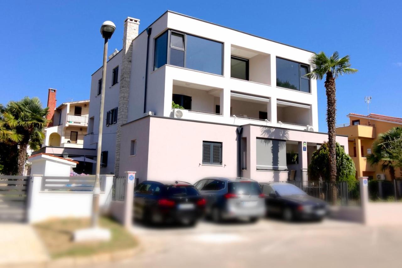 Stay In The Heart Of Porec - 50M To The Beach Bagian luar foto