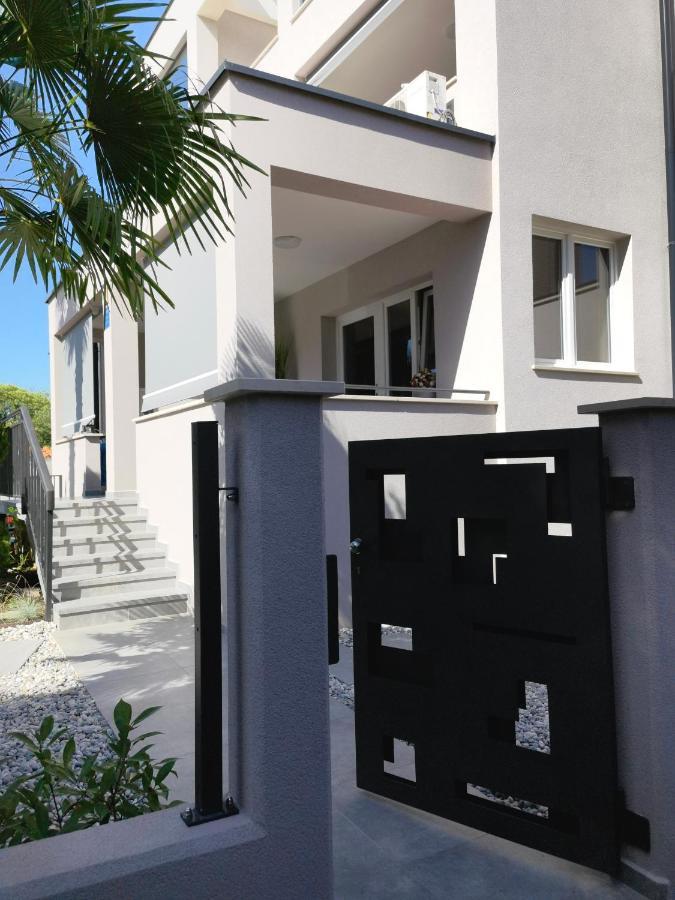 Stay In The Heart Of Porec - 50M To The Beach Bagian luar foto