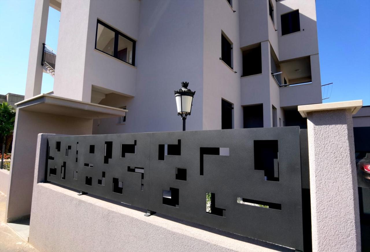 Stay In The Heart Of Porec - 50M To The Beach Bagian luar foto