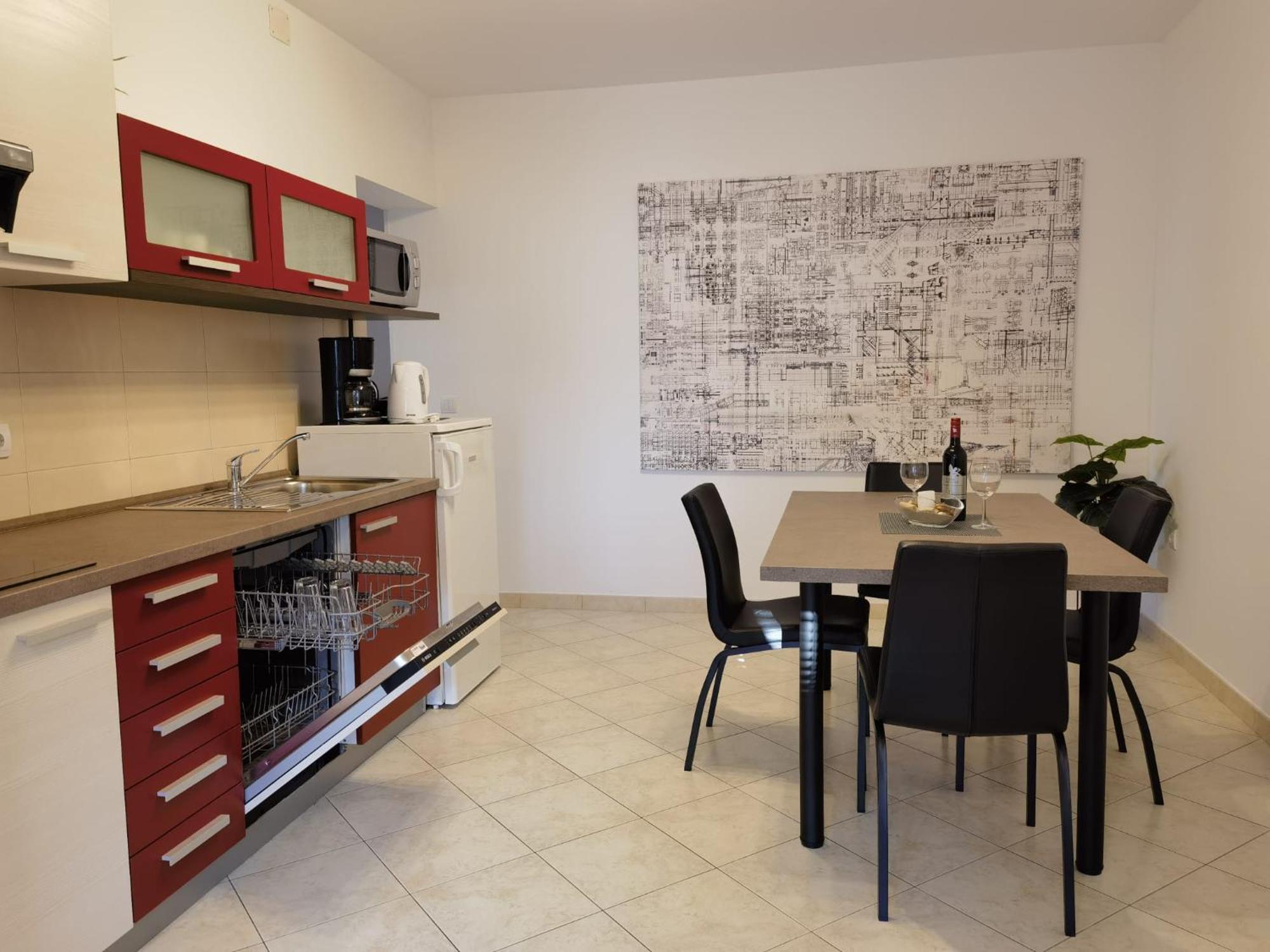 Stay In The Heart Of Porec - 50M To The Beach Bagian luar foto