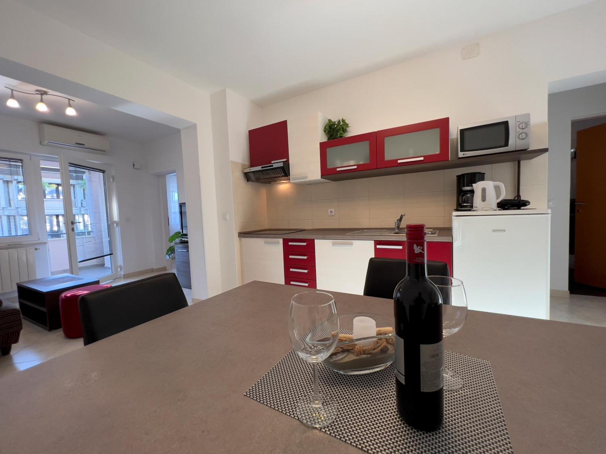 Stay In The Heart Of Porec - 50M To The Beach Bagian luar foto