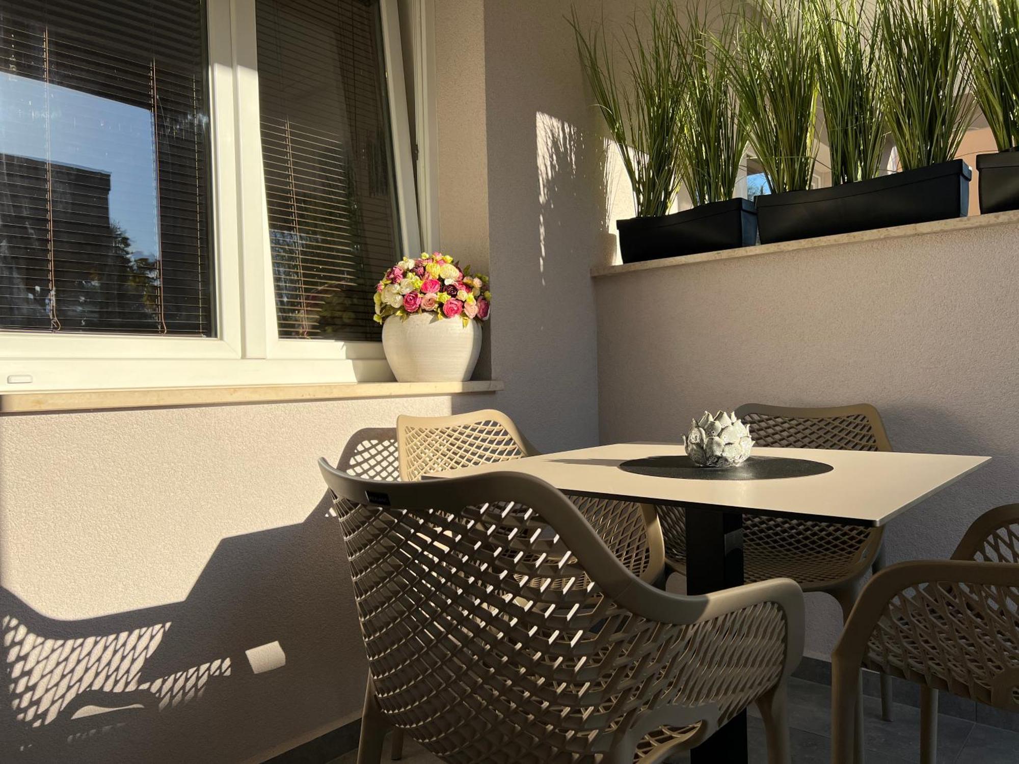 Stay In The Heart Of Porec - 50M To The Beach Bagian luar foto