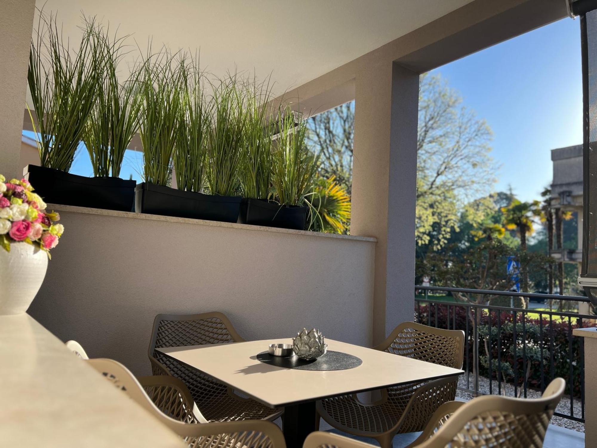 Stay In The Heart Of Porec - 50M To The Beach Bagian luar foto