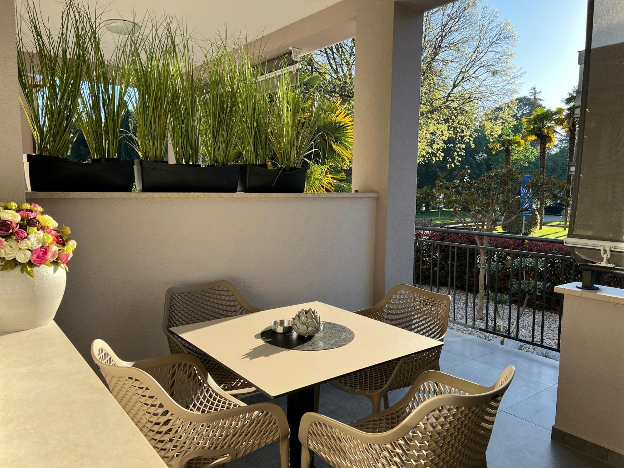 Stay In The Heart Of Porec - 50M To The Beach Bagian luar foto